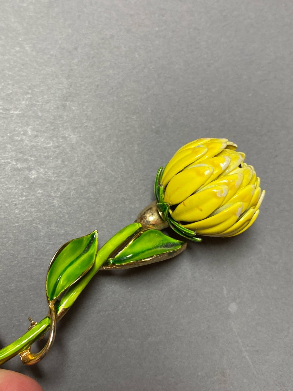 Vintage yellow flower mum enamel brooch pin